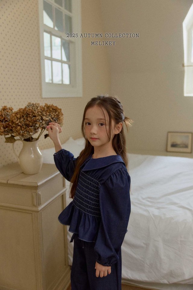 [PRE-ORDER] Smocking Collar Blouse