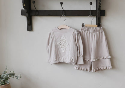 [PRE-ORDER] Nina Sweatshirts