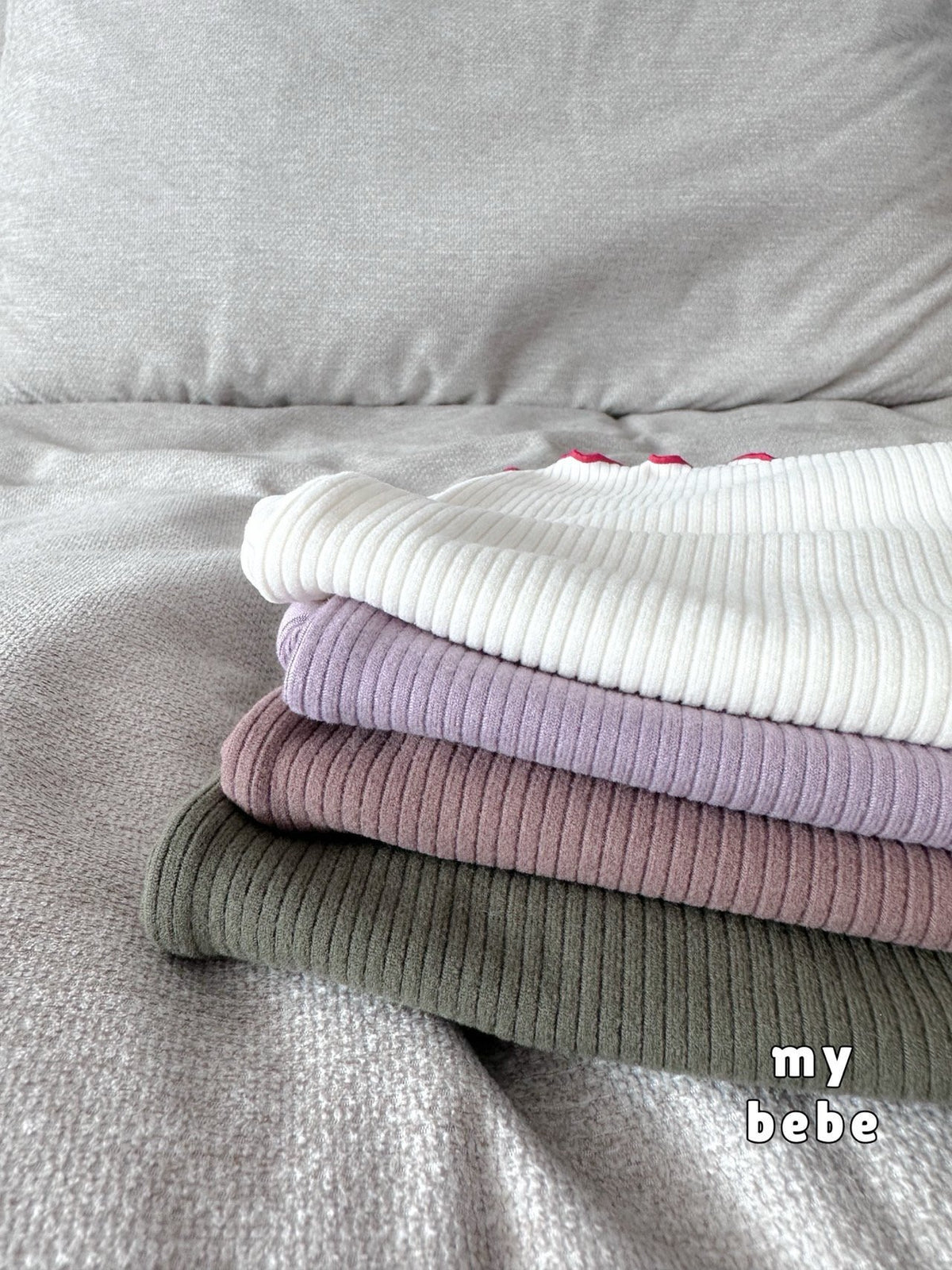 [PRE-ORDER] Yogurt Half Turtleneck T-Shirts