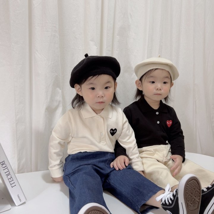 [PRE-ORDER] Heart Collar T-Shirts