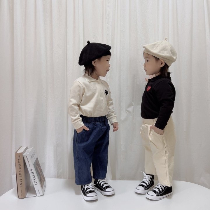 [PRE-ORDER] Heart Collar T-Shirts