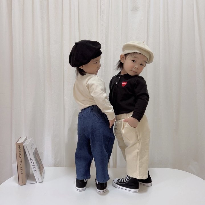 [PRE-ORDER] Heart Collar T-Shirts