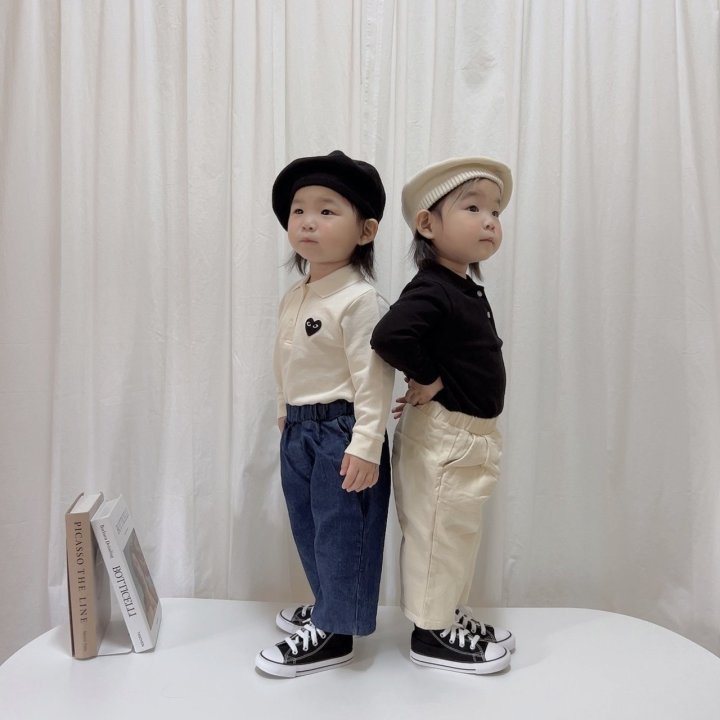 [PRE-ORDER] Heart Collar T-Shirts