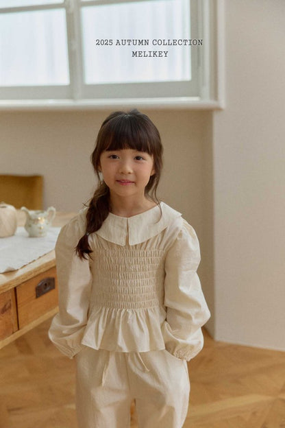 [PRE-ORDER] Smocking Collar Blouse