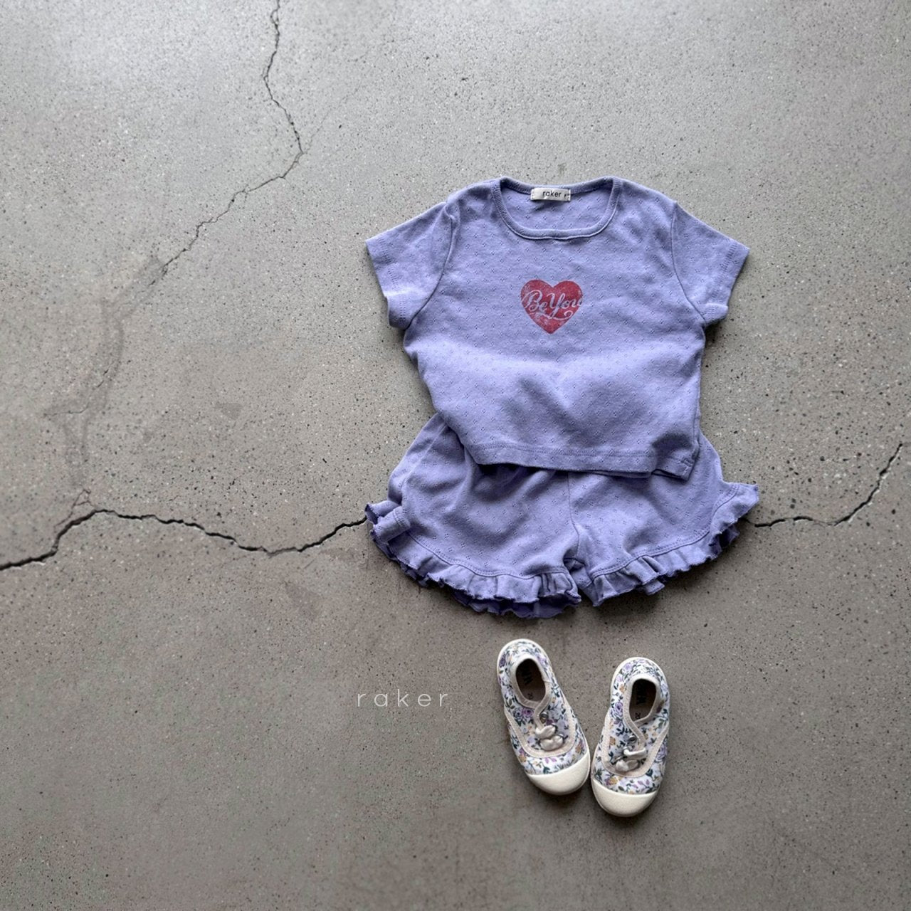 [PRE-ORDER] Eyelet Heart T-Shirts