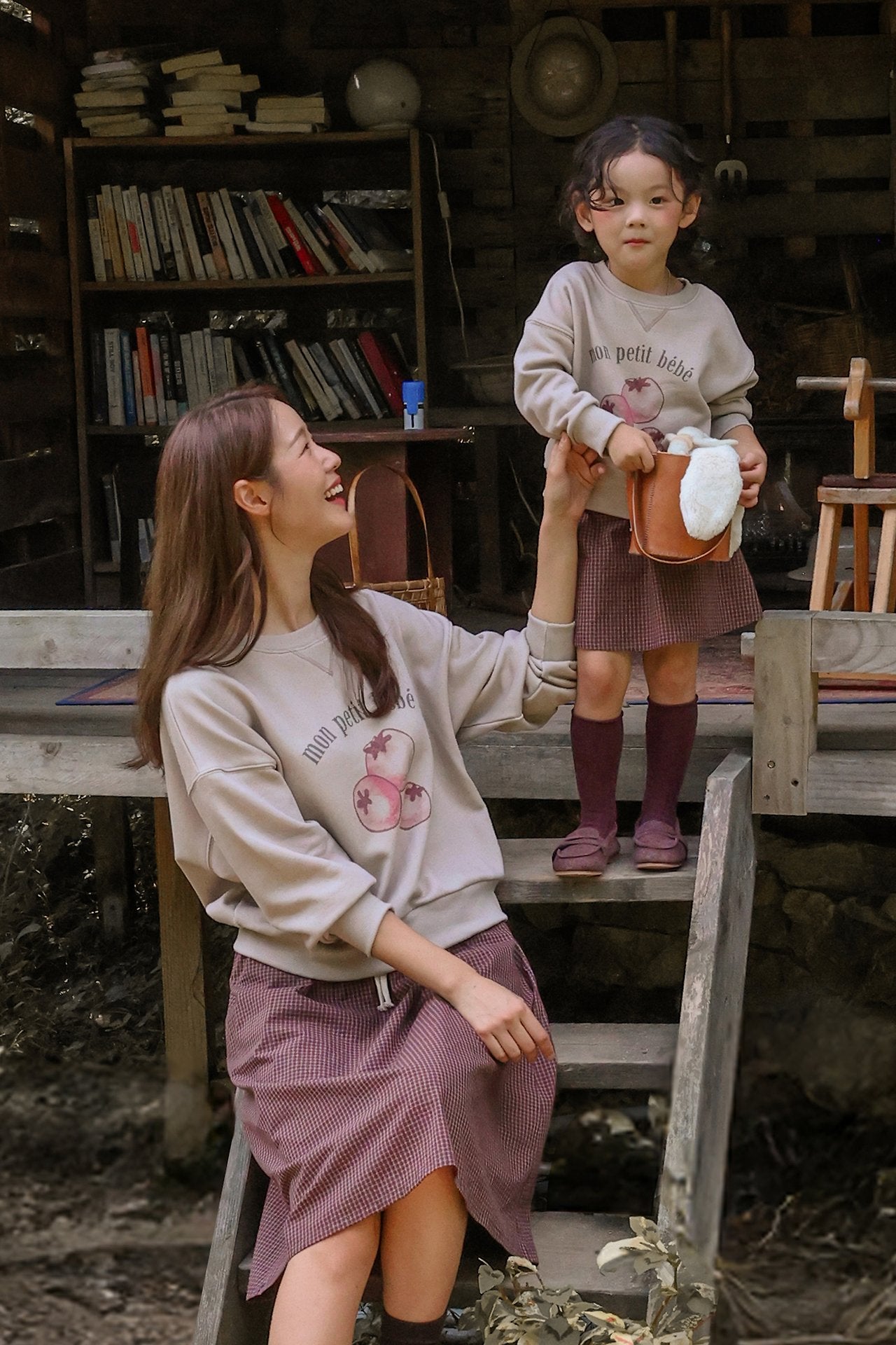 [PRE-ORDER] Urban Sweatshirts (Mom Couple)