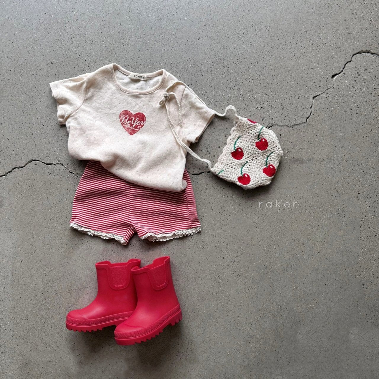 [PRE-ORDER] Eyelet Heart T-Shirts