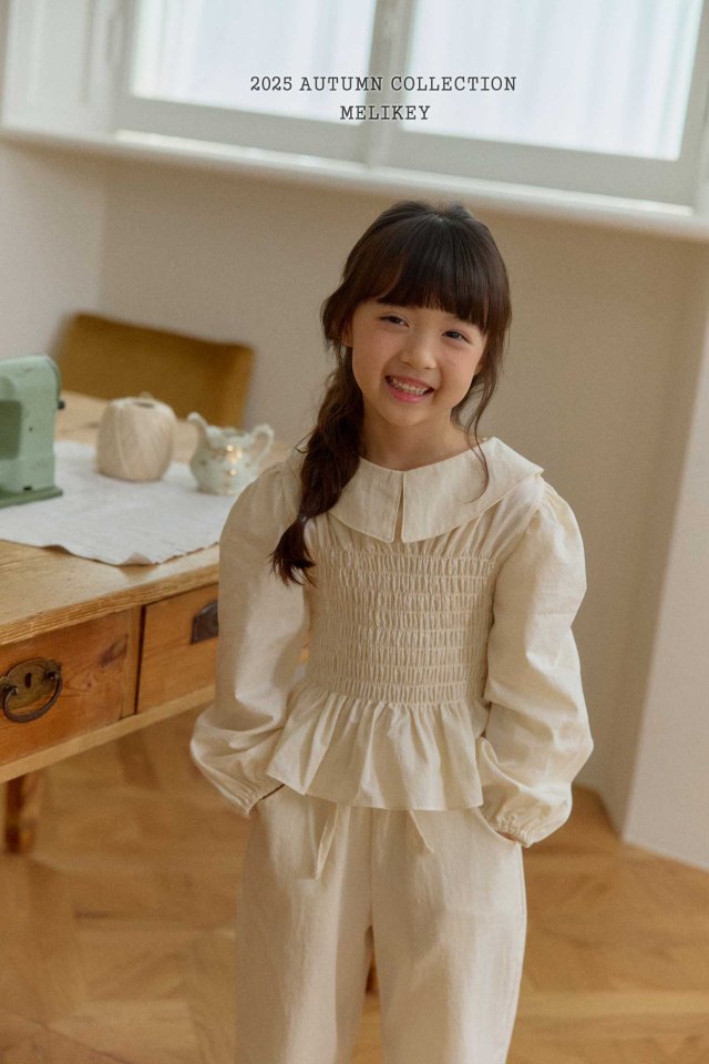 [PRE-ORDER] Smocking Collar Blouse