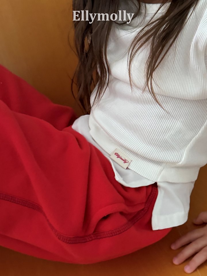 [PRE-ORDER] Hazel Layered T-Shirts (Mom Couple)