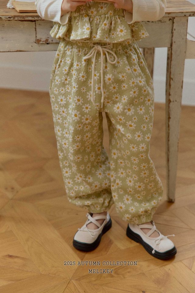 [PRE-ORDER] Daisy Jogger Pants