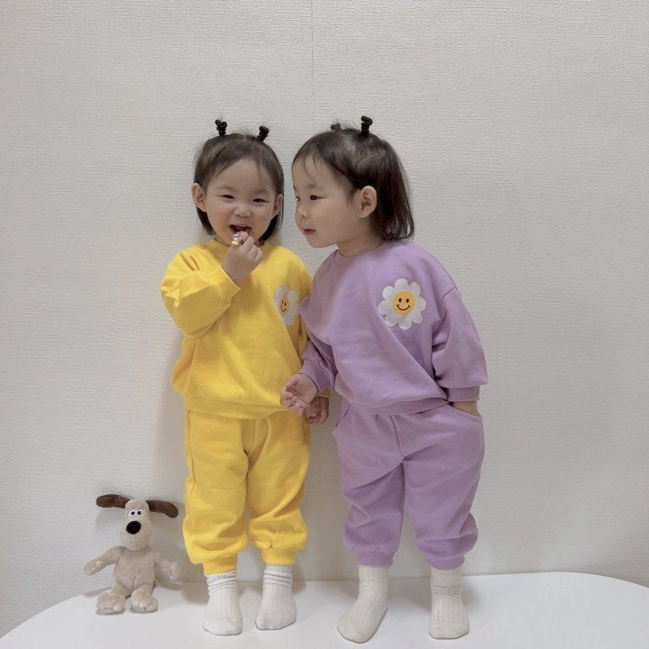 [PRE-ORDER] Daisy Smile Top Bottom Set