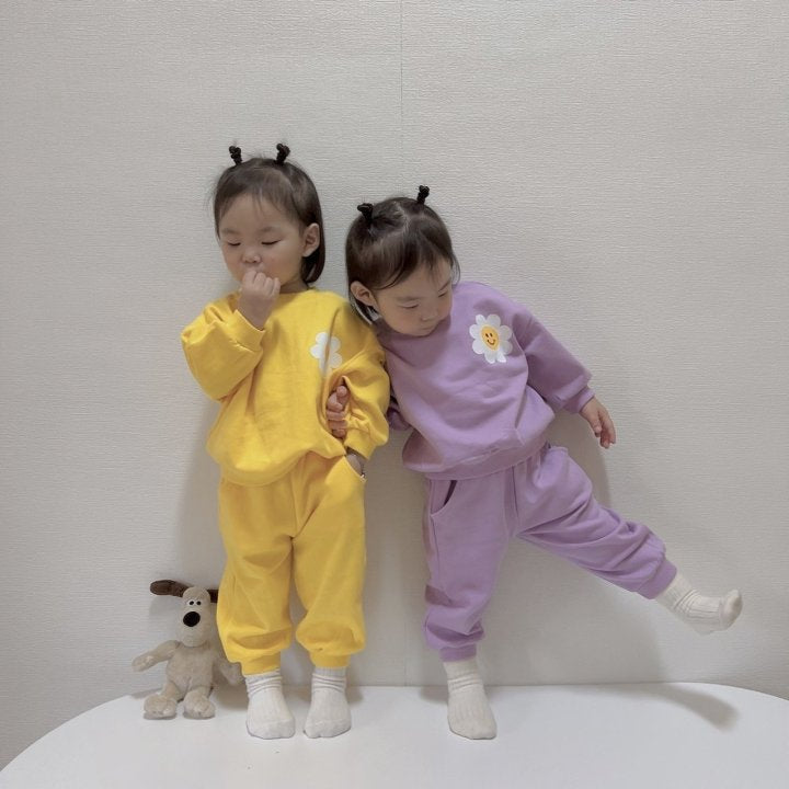 [PRE-ORDER] Daisy Smile Top Bottom Set