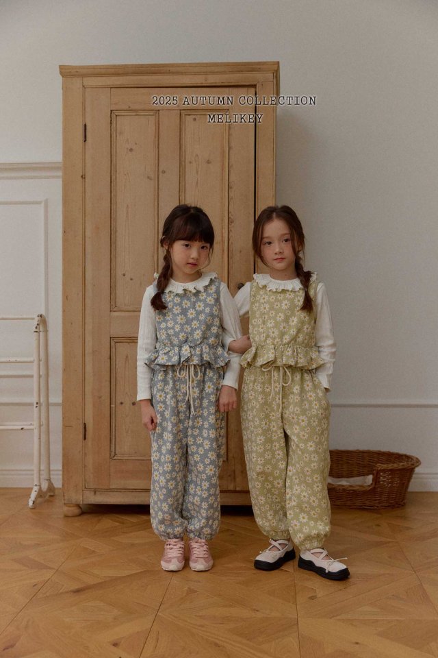 [PRE-ORDER] Big Daisy Vest