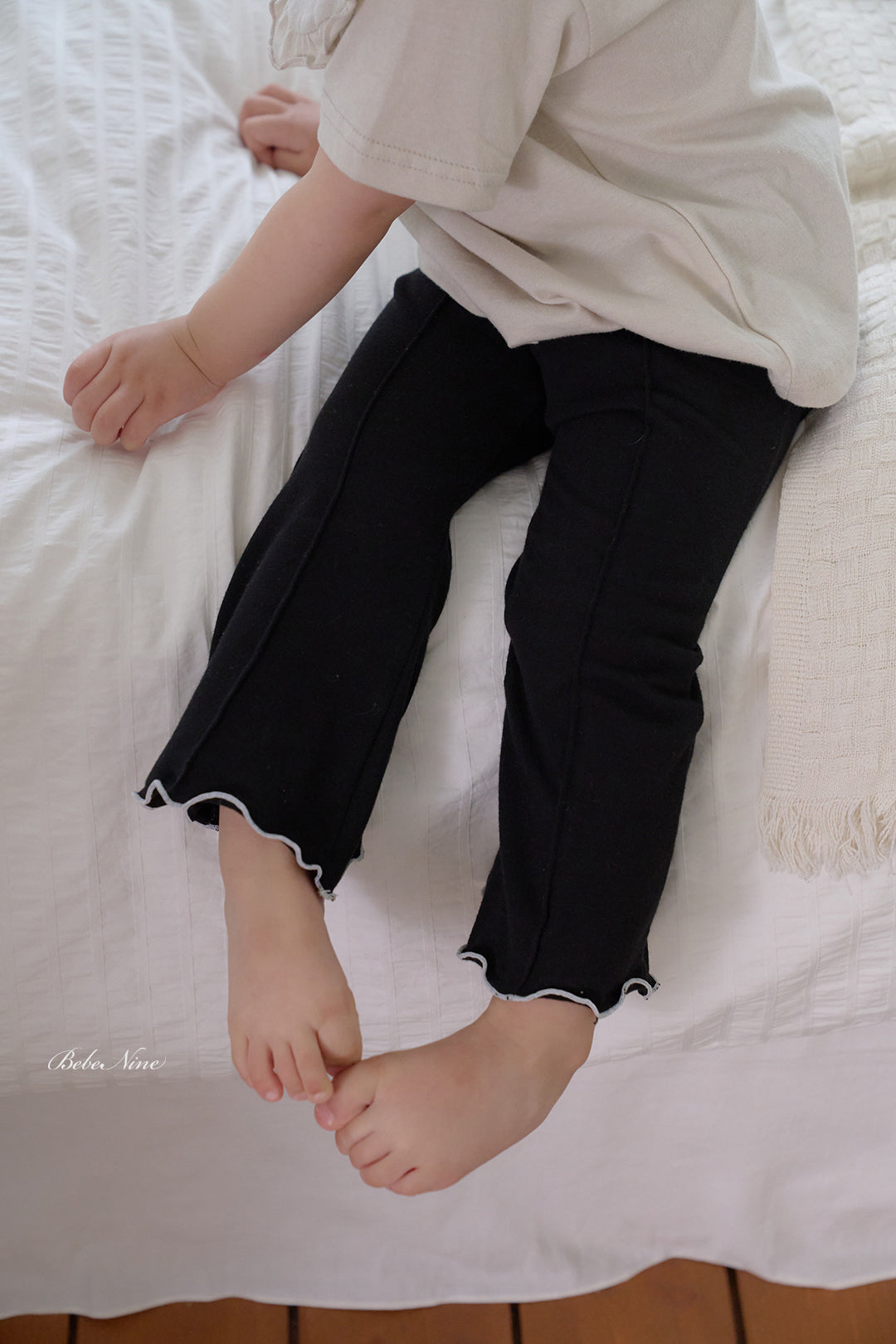[PRE-ORDER] Edge Flare Pants