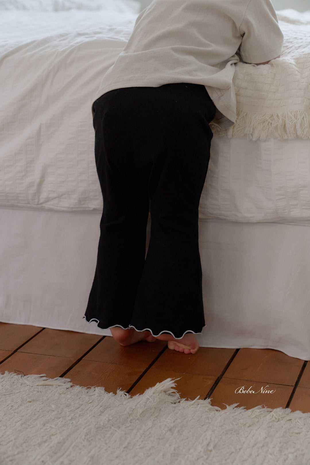 [PRE-ORDER] Edge Flare Pants
