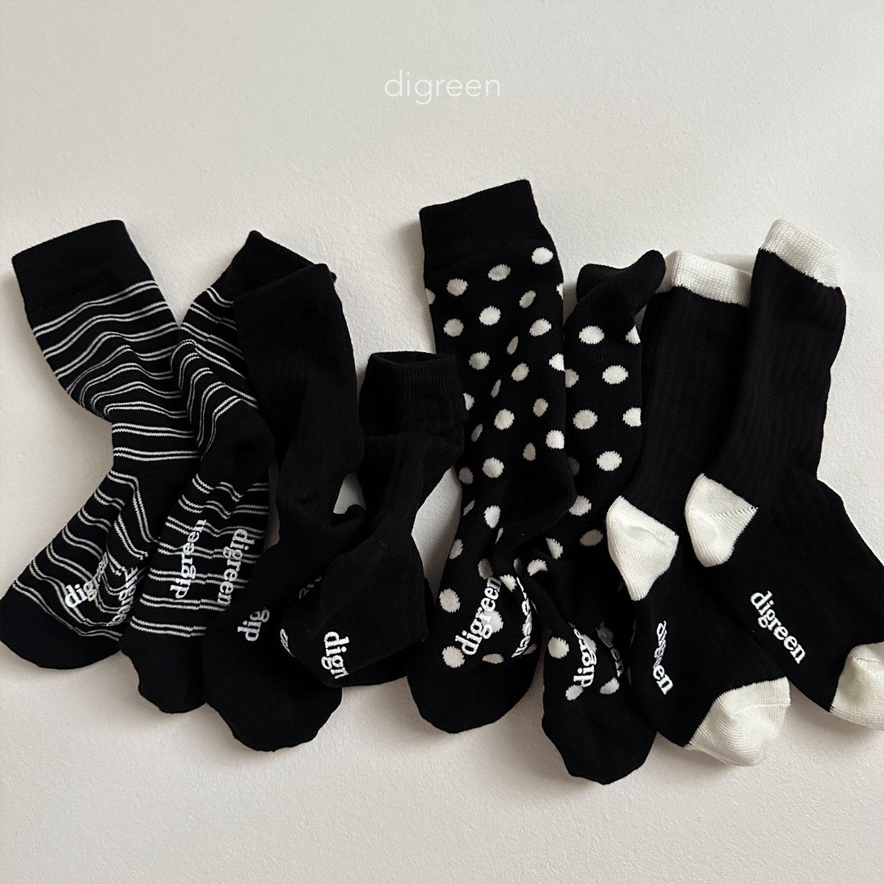 [PRE-ORDER] Together Black Socks Set