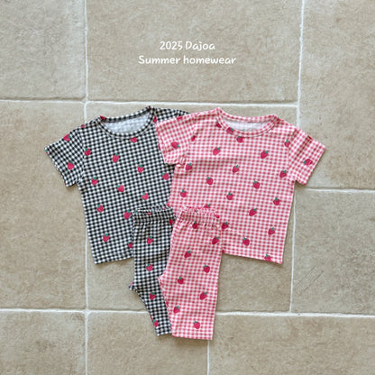[PRE-ORDER] Check Strawberry Home Wear Set