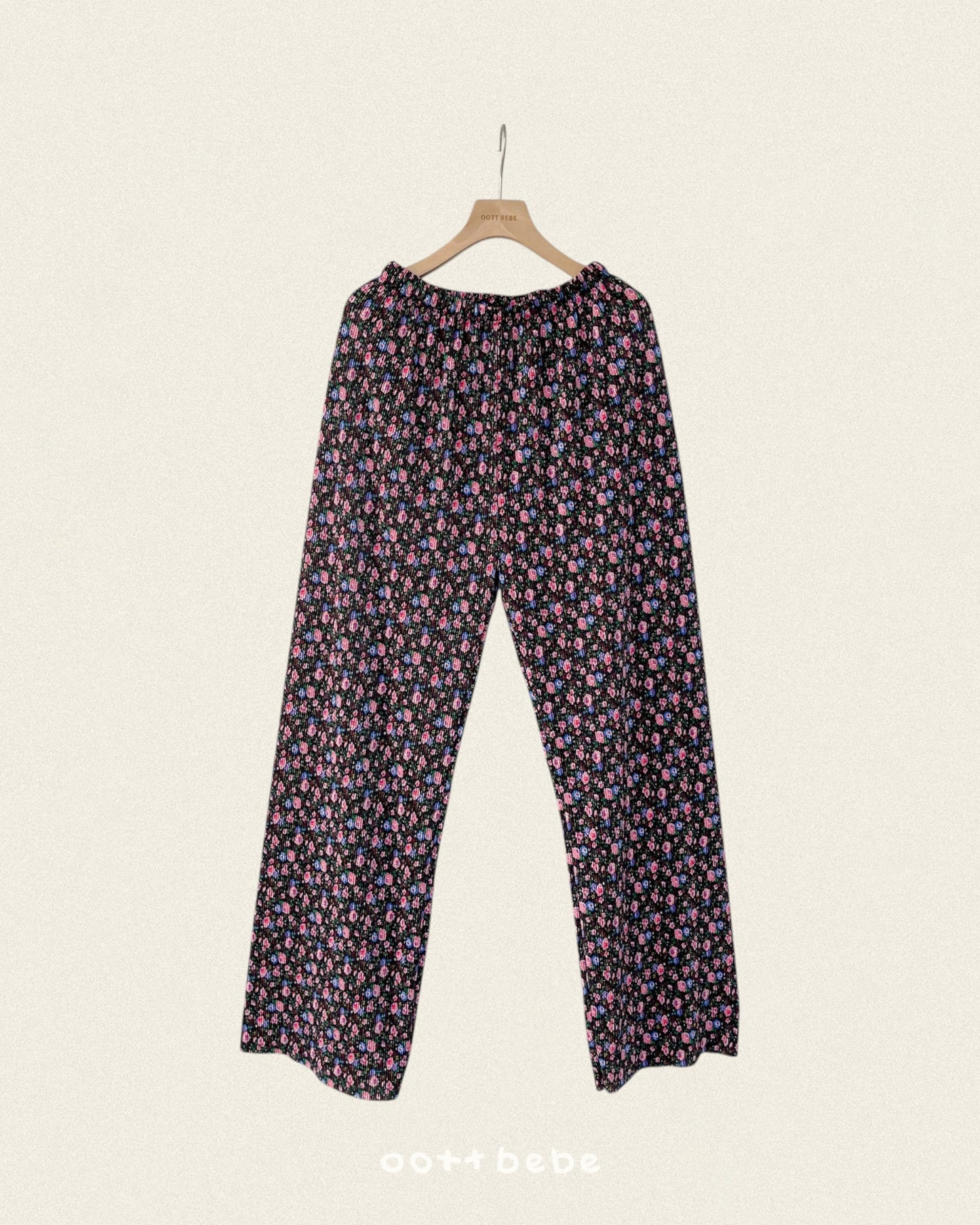 [PRE-ORDER] Flower Pleats Mom Pants