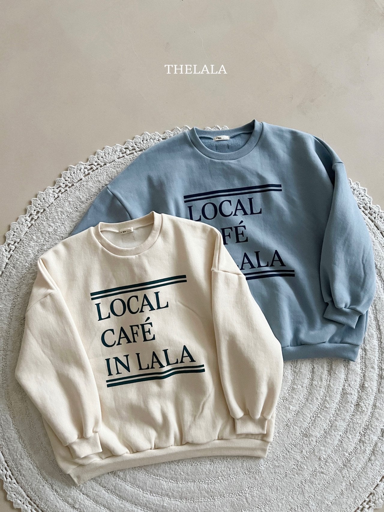 [PRE-ORDER] Cafe Sweatshirts (Mom Couple)