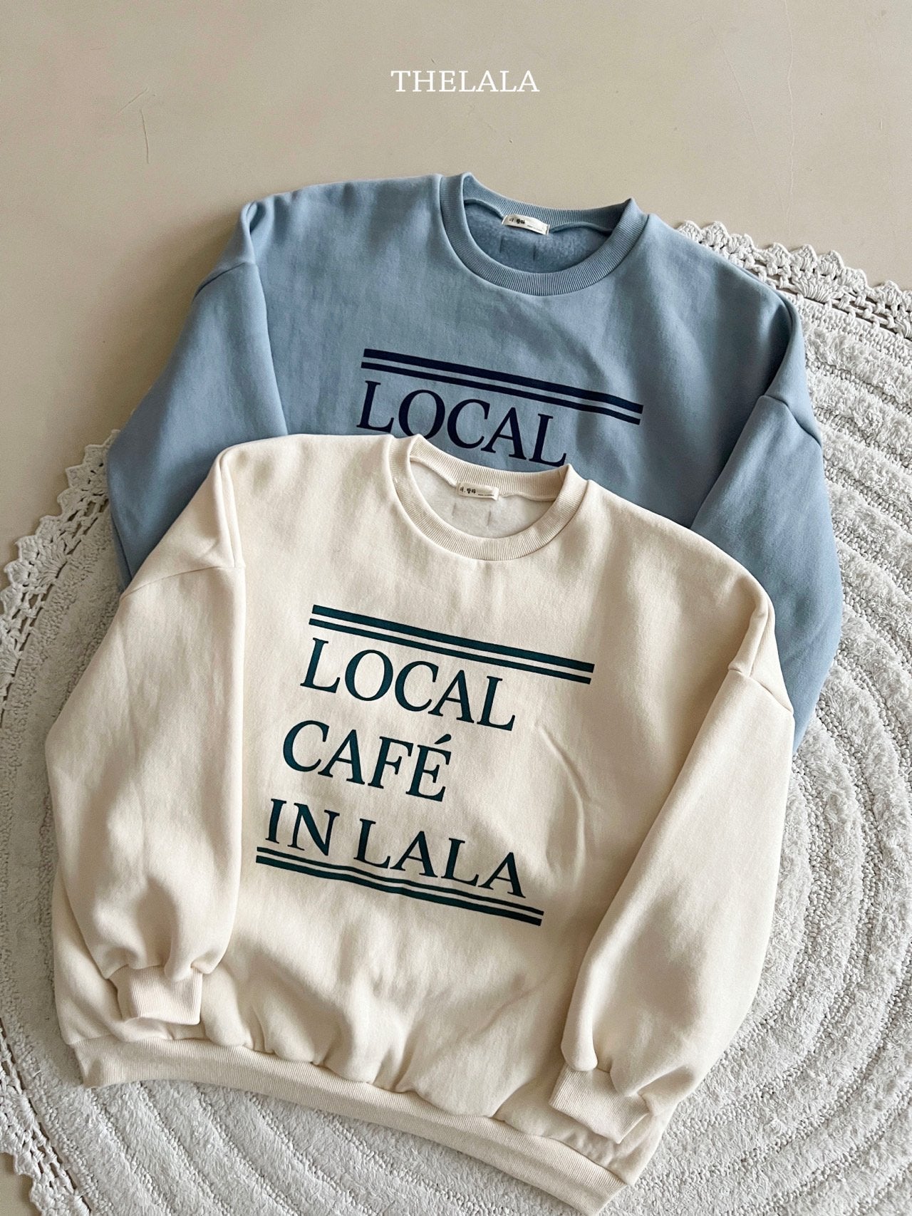 [PRE-ORDER] Cafe Sweatshirts (Mom Couple)