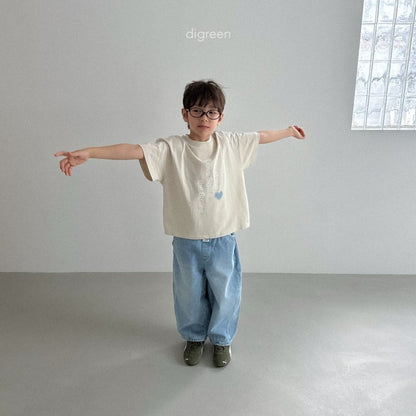 [PRE-ORDER] Love Share T-Shirts