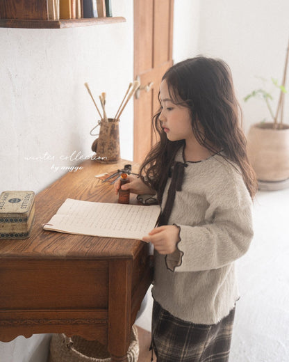 [PRE-ORDER] Latte Sweatshirts