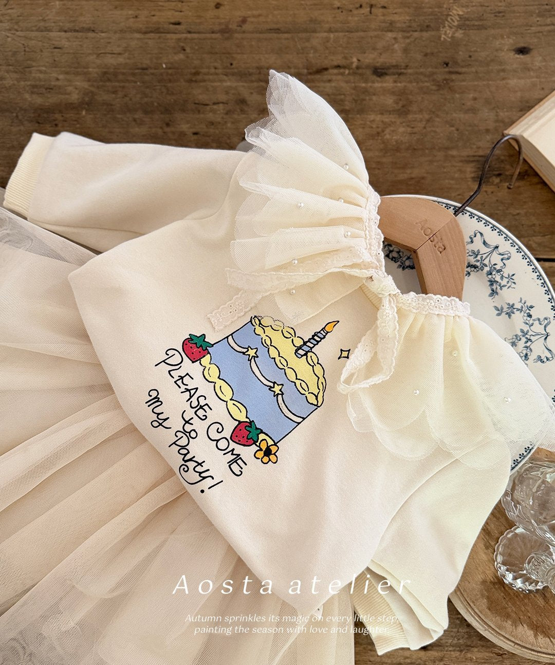 [PRE-ORDER] Lace Cape