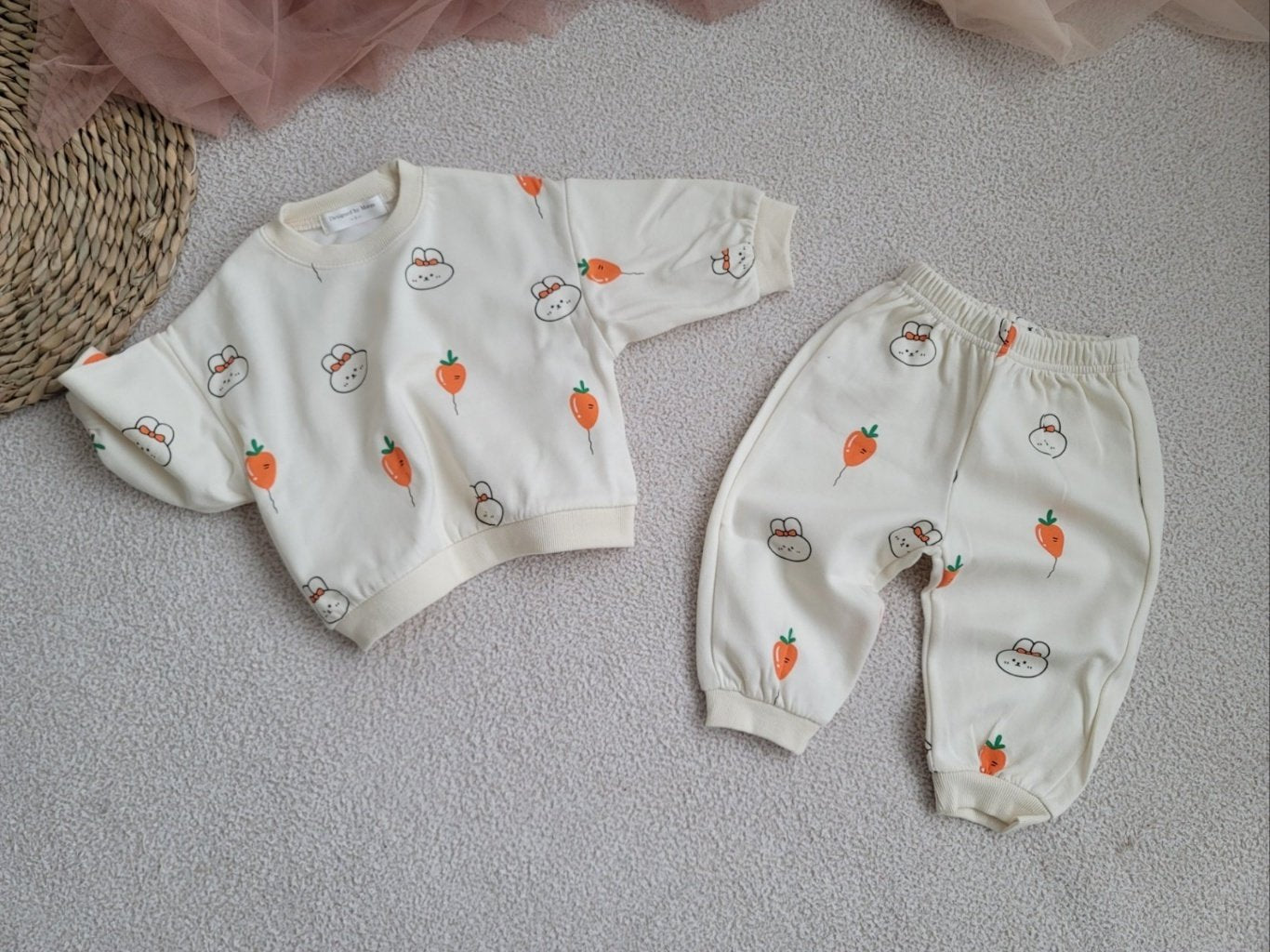 [PRE-ORDER] Carrot Balloon Top Bottom Set