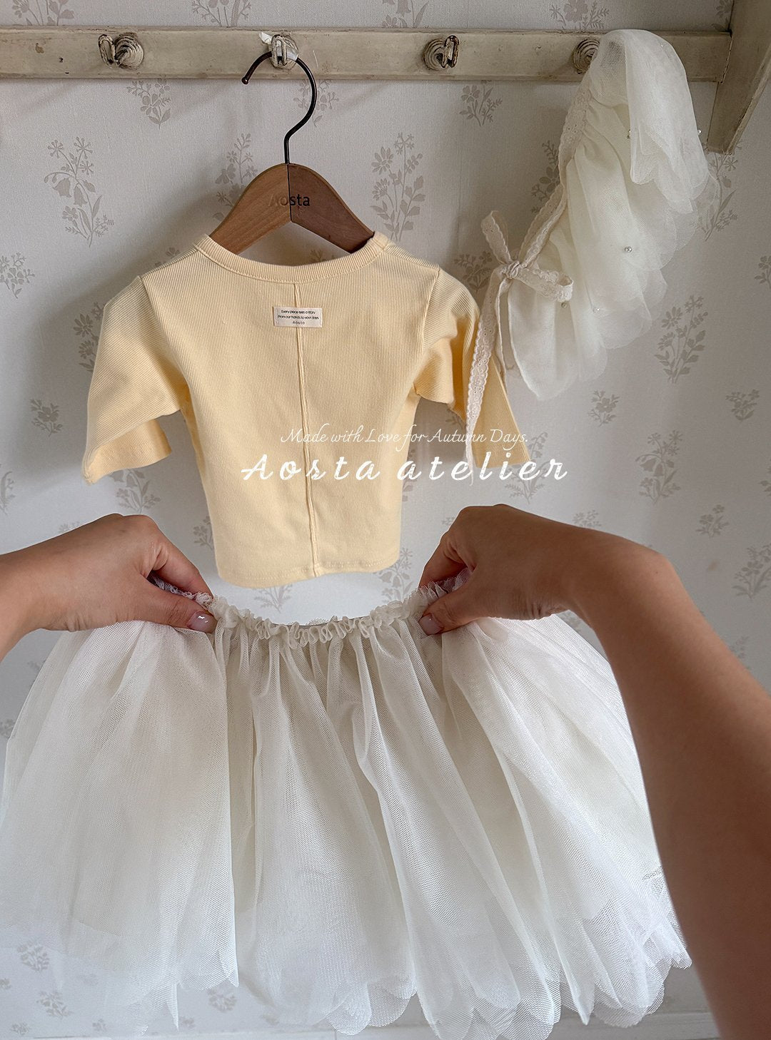 [PRE-ORDER] Lace Cape