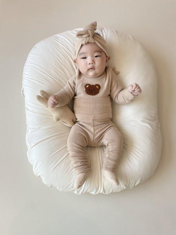 [PRE-ORDER] Arche Bear Body Suit + Leggings + Hair Band Set