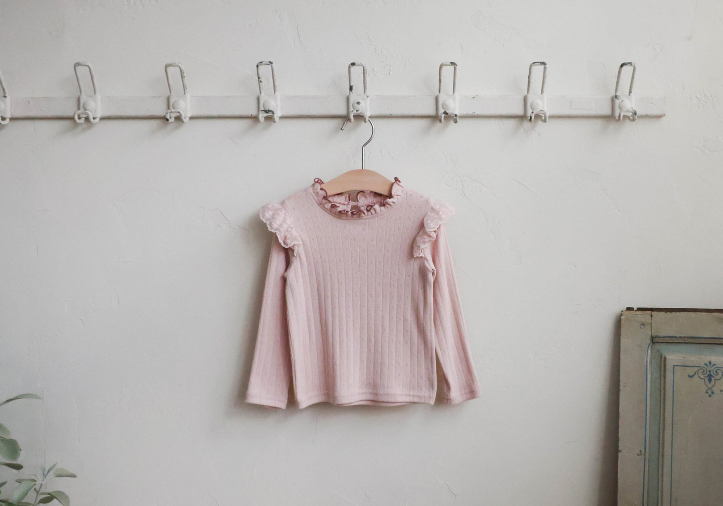 [PRE-ORDER] Hug T-Shirts