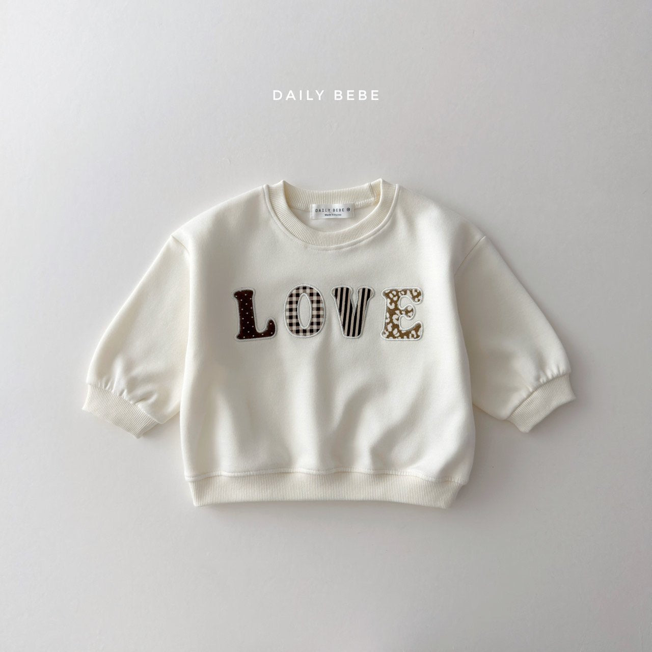 [PRE-ORDER] Love Patch Sweatshirts