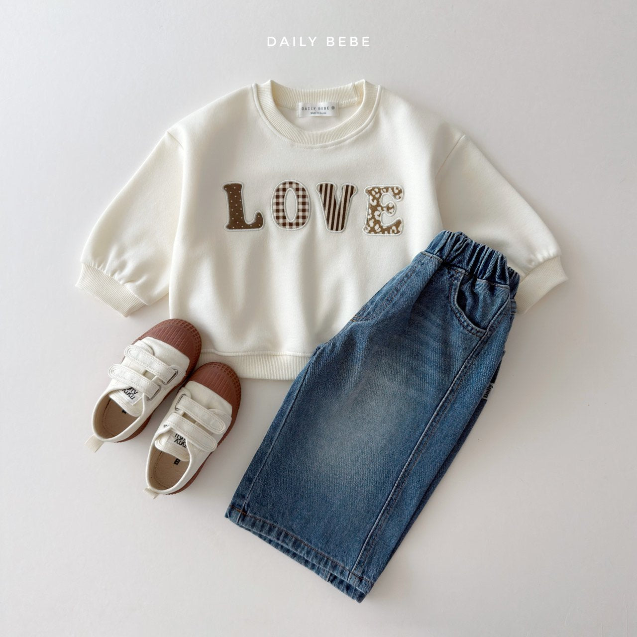 [PRE-ORDER] Love Patch Sweatshirts