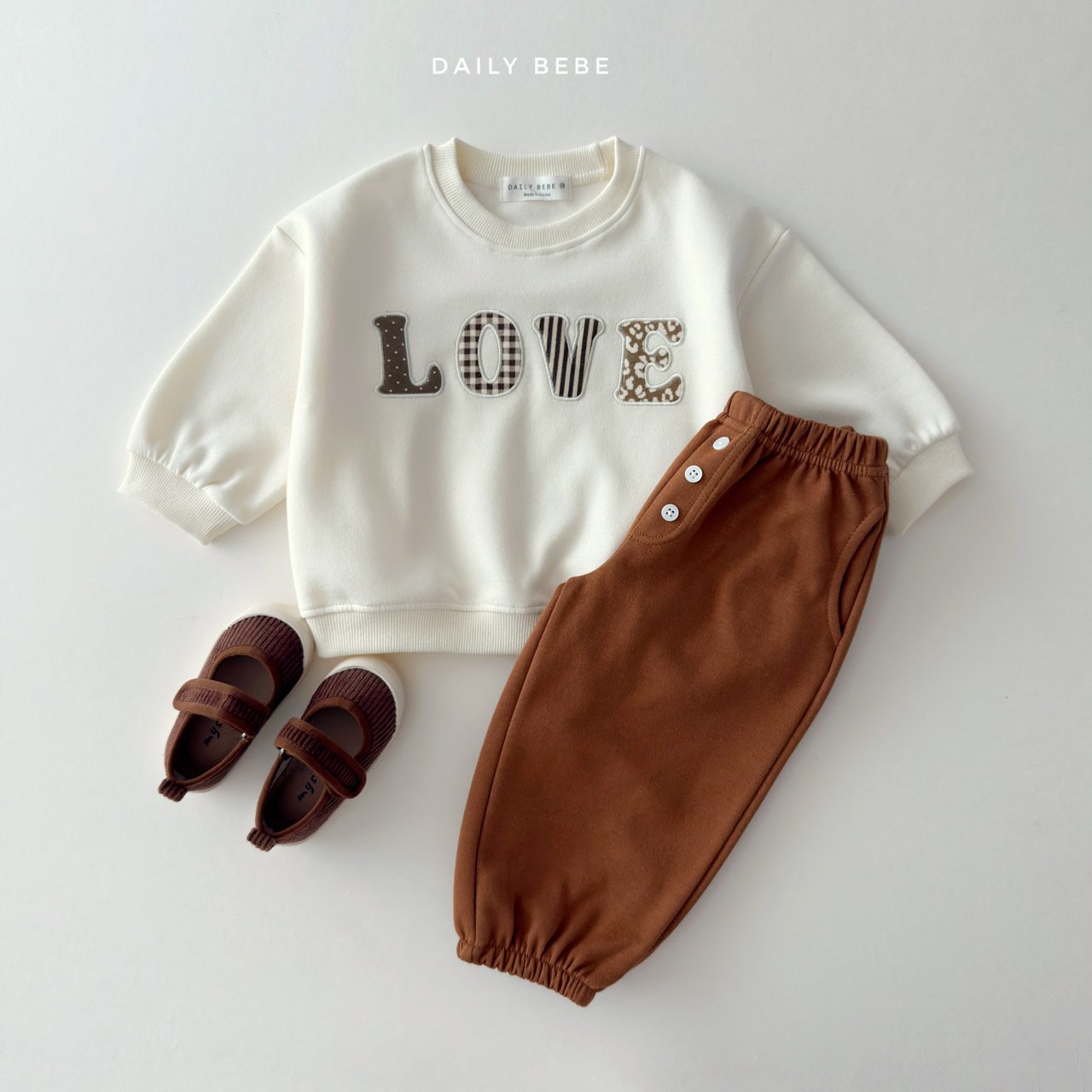 [PRE-ORDER] Love Patch Sweatshirts