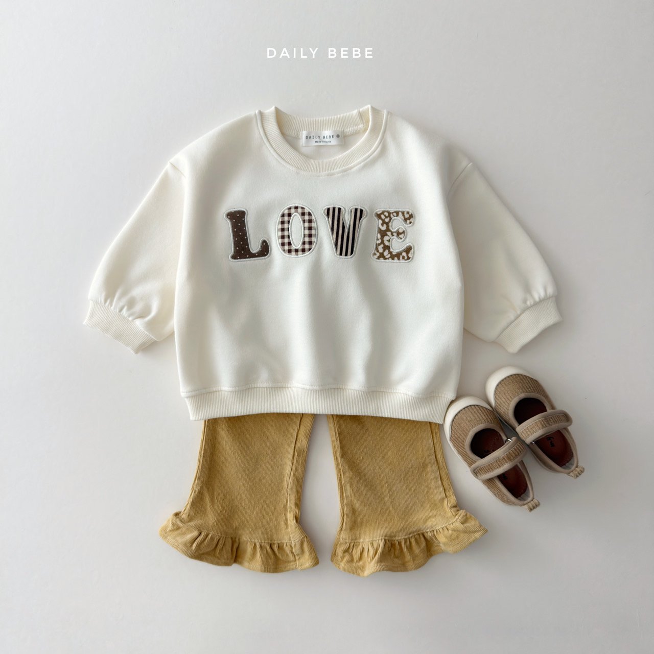[PRE-ORDER] Love Patch Sweatshirts