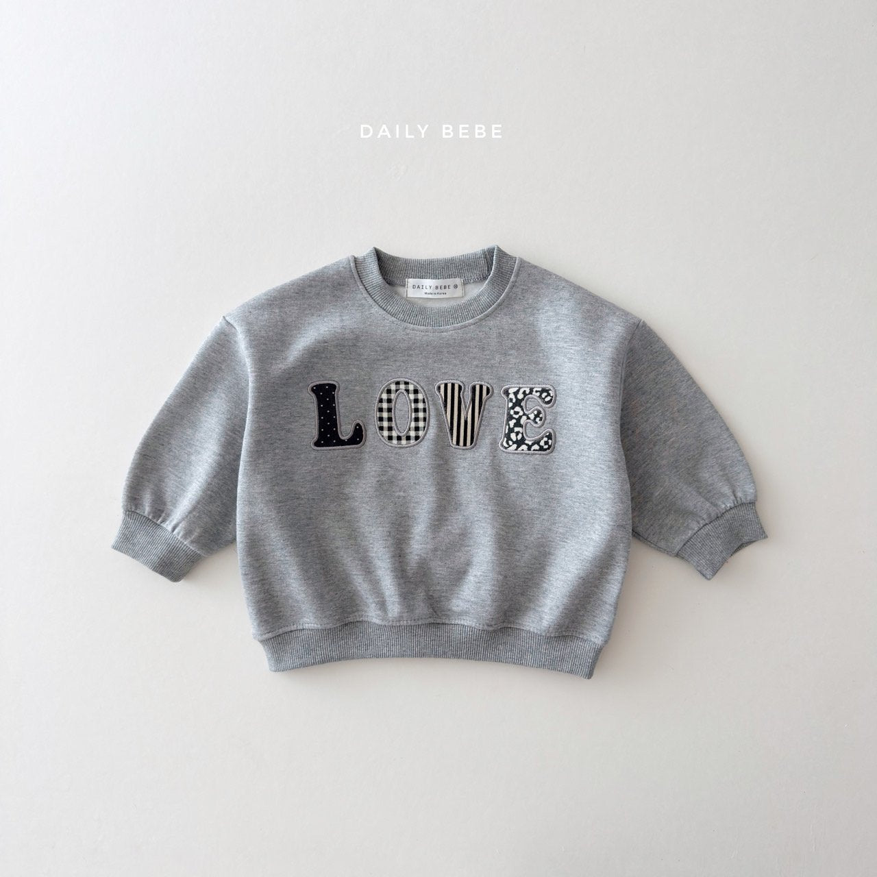 [PRE-ORDER] Love Patch Sweatshirts