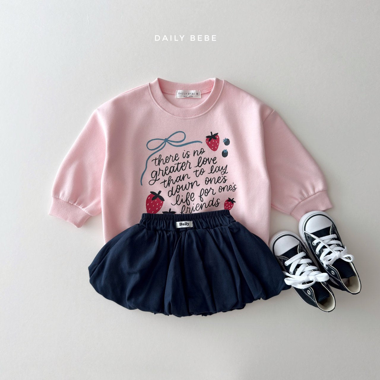 [PRE-ORDER] Strawberry Ribbon Sweatshirts