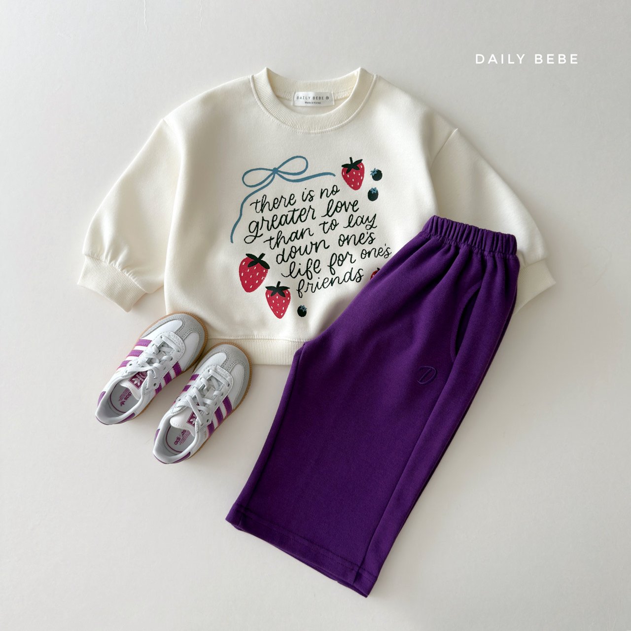 [PRE-ORDER] Strawberry Ribbon Sweatshirts