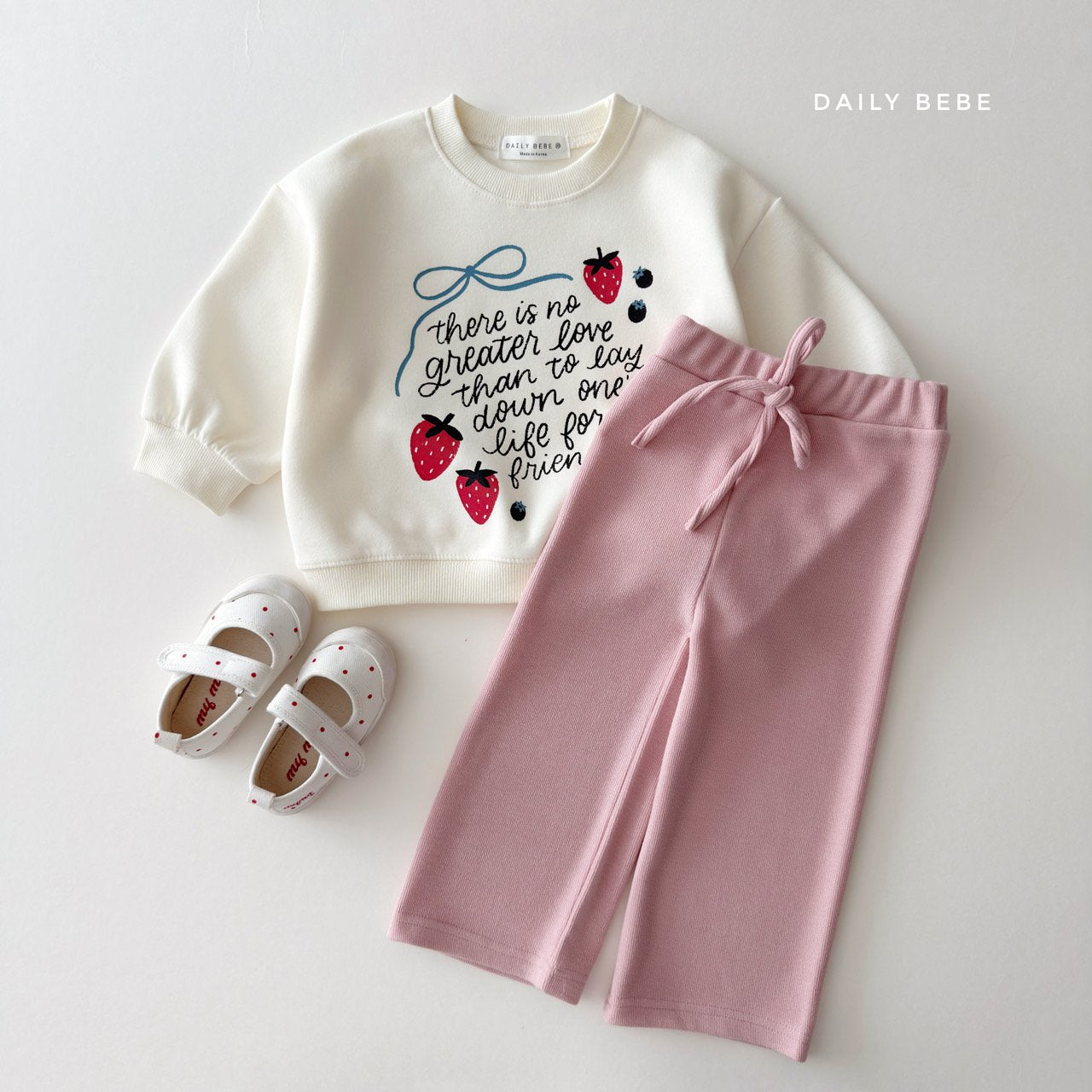 [PRE-ORDER] Strawberry Ribbon Sweatshirts