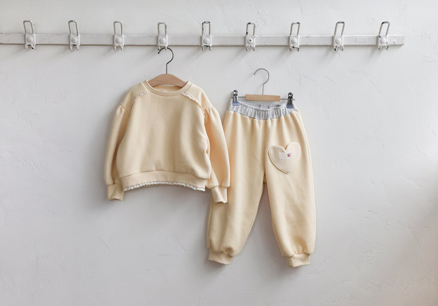 [PRE-ORDER] Rose Sweatshirts