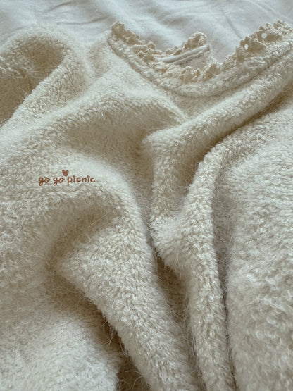 [PRE-ORDER] Pom Pom Knit Sweatshirts