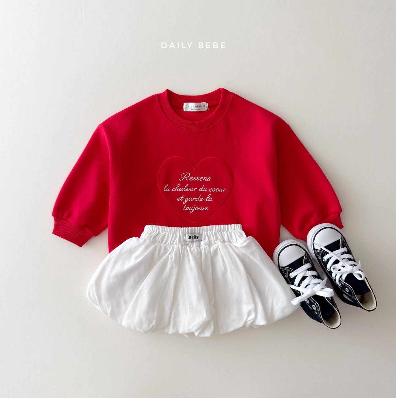 [PRE-ORDER] Heart Embroidery Sweatshirts