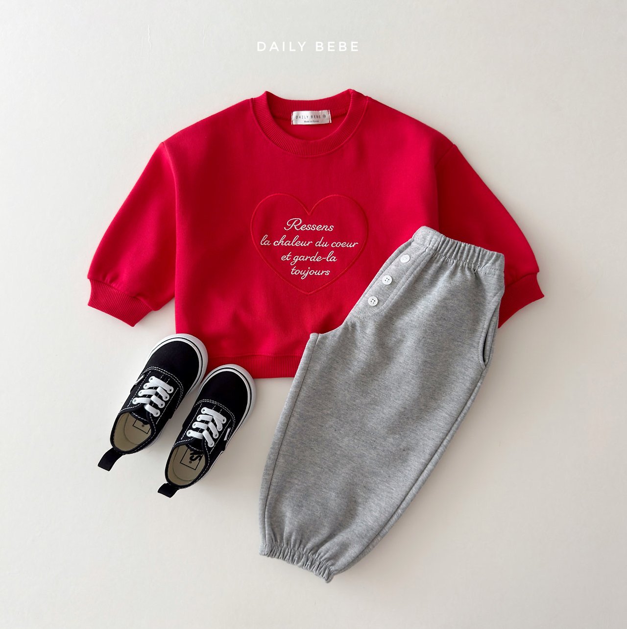 [PRE-ORDER] Heart Embroidery Sweatshirts