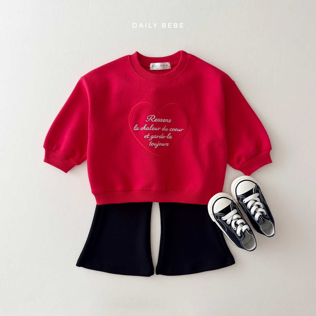 [PRE-ORDER] Heart Embroidery Sweatshirts