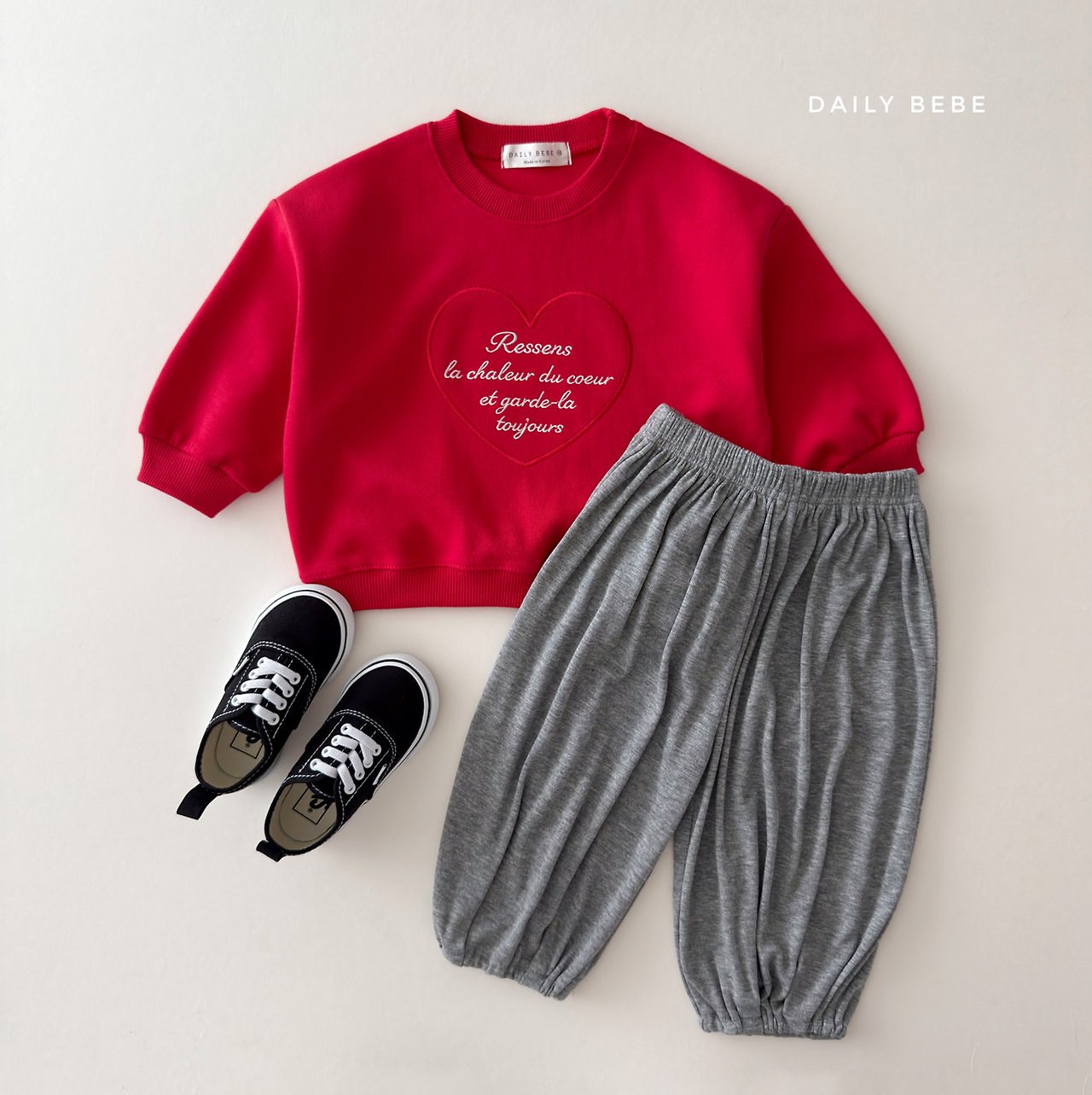 [PRE-ORDER] Heart Embroidery Sweatshirts