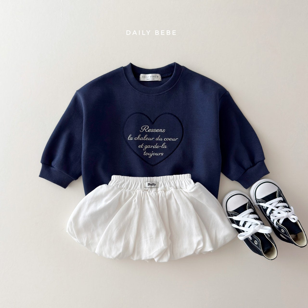 [PRE-ORDER] Heart Embroidery Sweatshirts