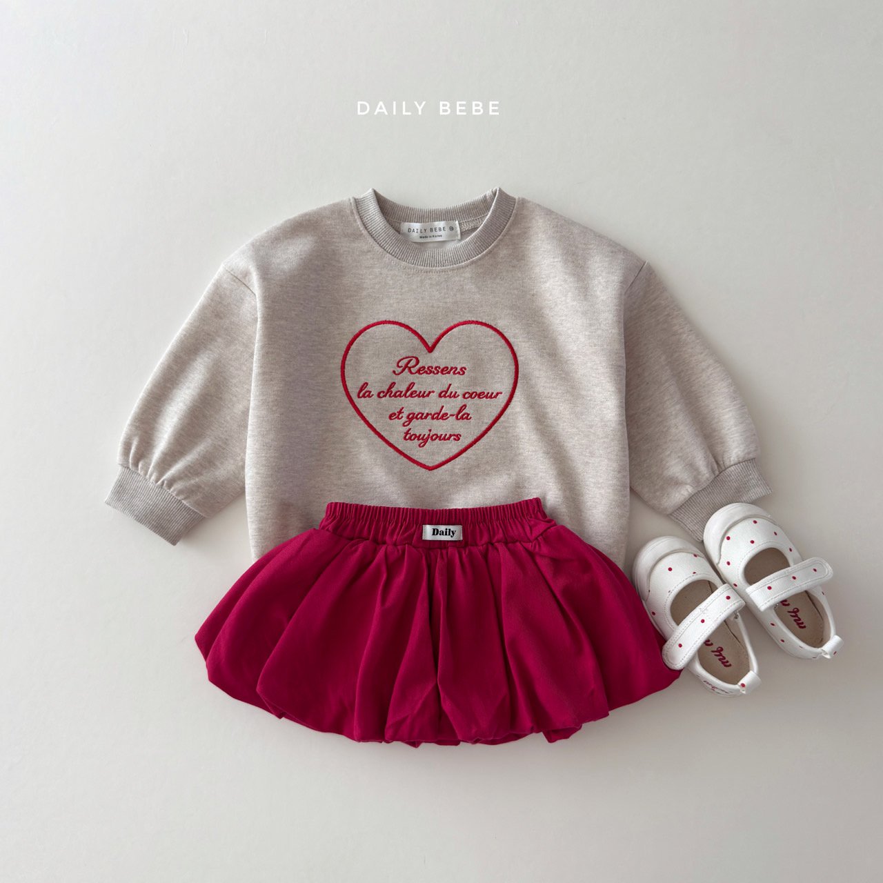 [PRE-ORDER] Heart Embroidery Sweatshirts