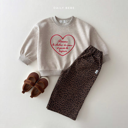 [PRE-ORDER] Heart Embroidery Sweatshirts
