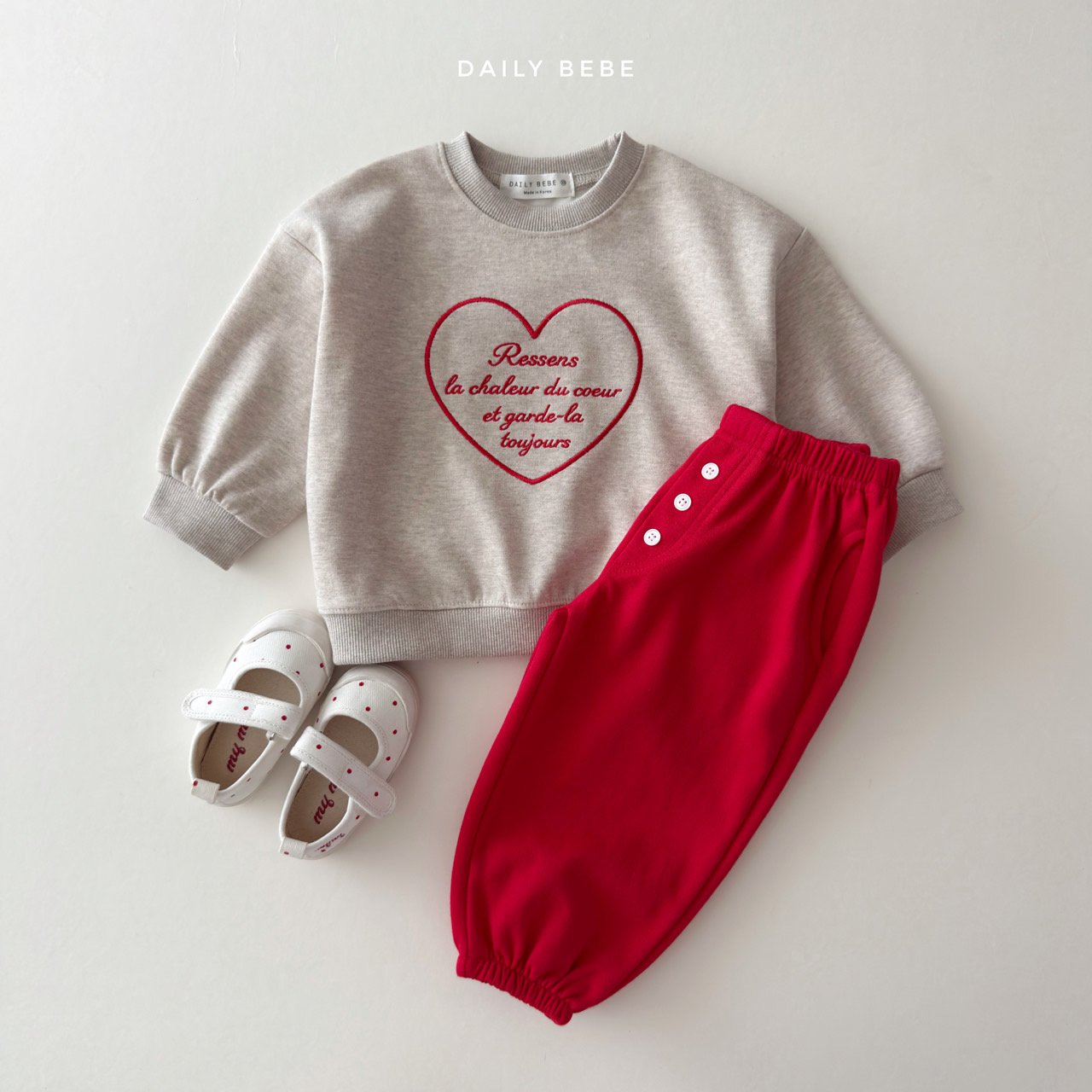 [PRE-ORDER] Heart Embroidery Sweatshirts