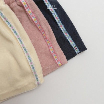 [PRE-ORDER] Flower Shorts